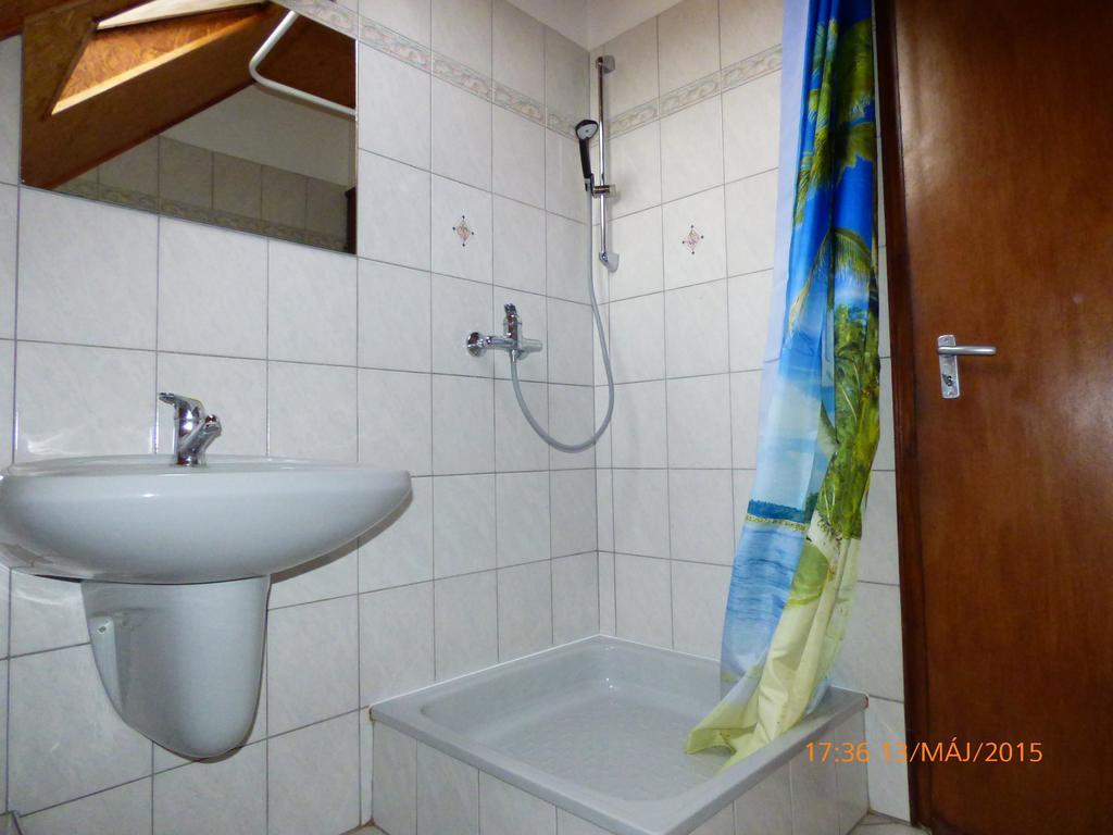 Fabian Apartman-Haz Szántód 部屋 写真
