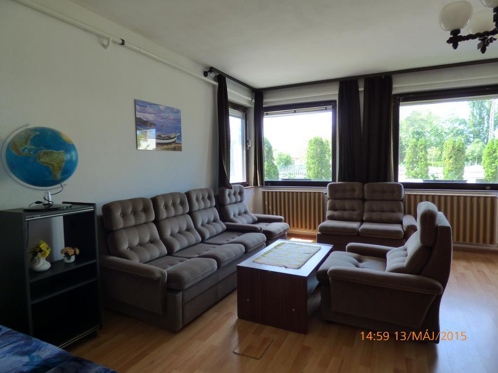 Fabian Apartman-Haz Szántód 部屋 写真